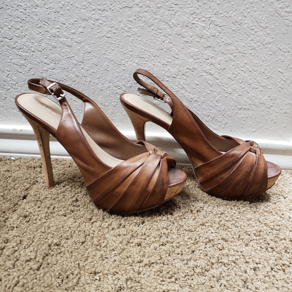 5/$25 Aldo Platform Heels